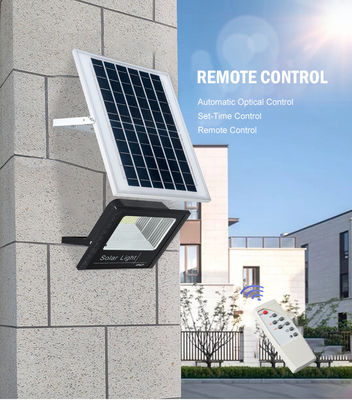100LM / W LED أضواء كاشفة للطاقة الشمسية 30 واط 50 واط IP67 التحكم الآلي
